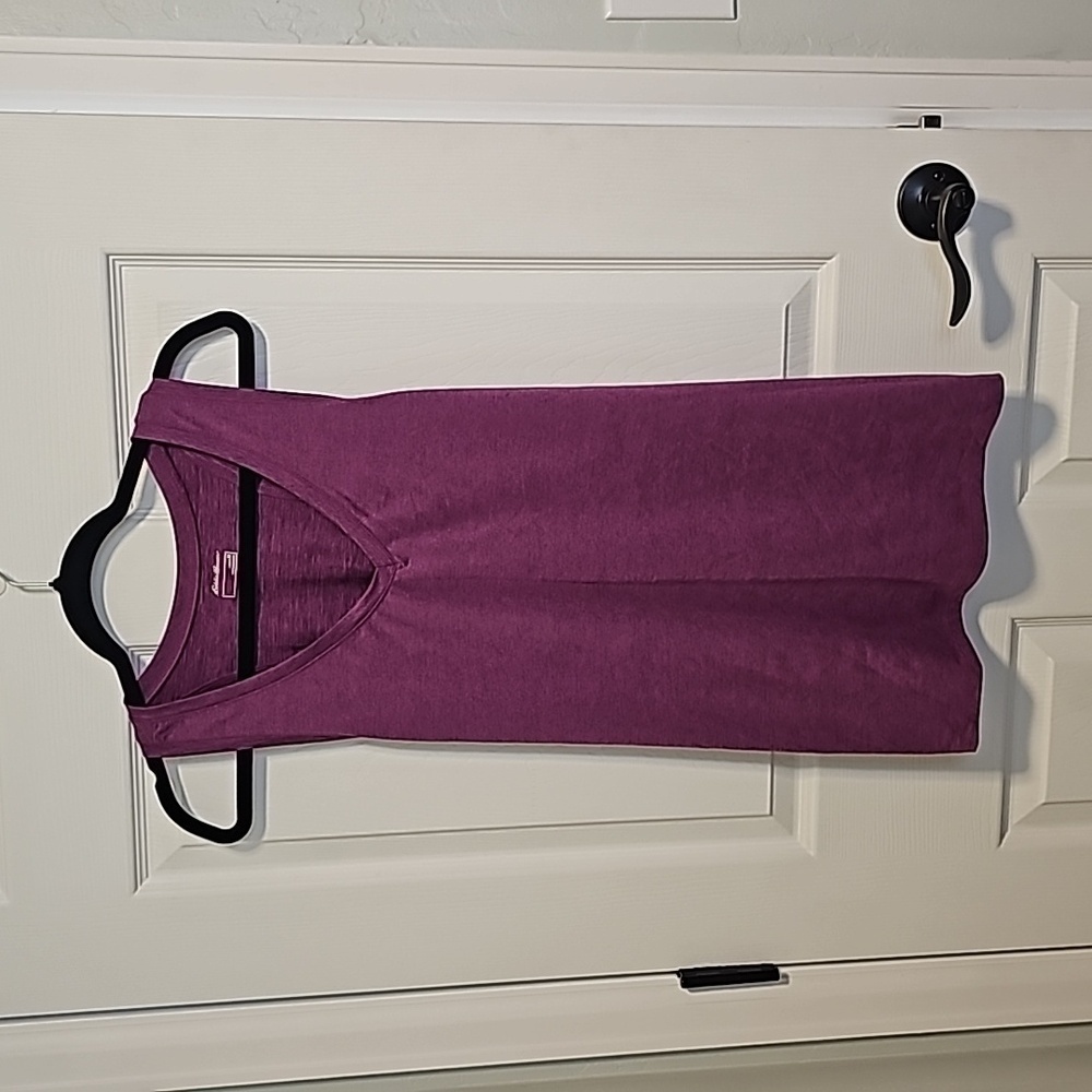 Like New Eddie Bauer workout tank. Medium